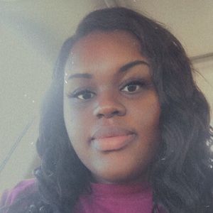 Meet your Posher, Adia